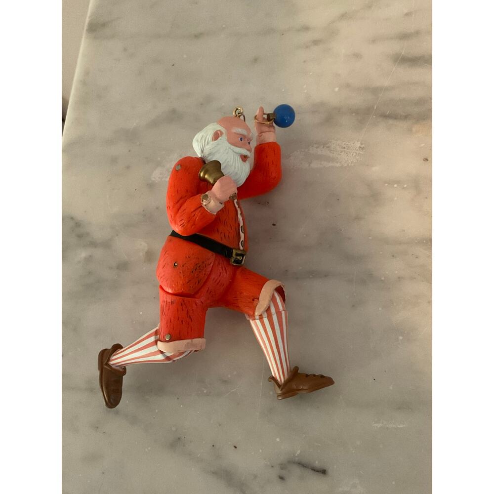 Funny Santa running runner articulates jointed gift vintage 1980 unique